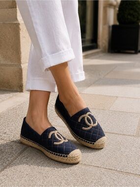 CHANEL G32910 Navy Quilted Canvas CC Espadrilles EU 36 Never Worn